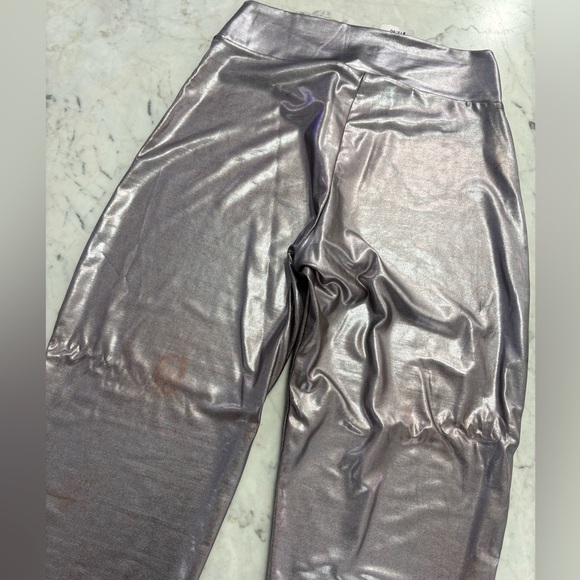 a'gaci Metallic High-Waist Leggings - Picture 3 of 4
